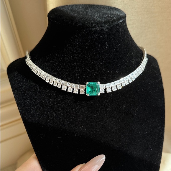 Jewelry - Emerald Necklace